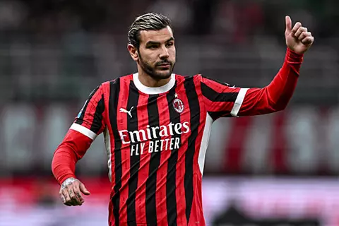 "أتمنى له التوفيق".. أليجري يؤكد رحيل ثيو هيرنانديز عن ميلان